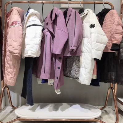 {六合彩}(服装品牌折扣店加盟哪家好点)